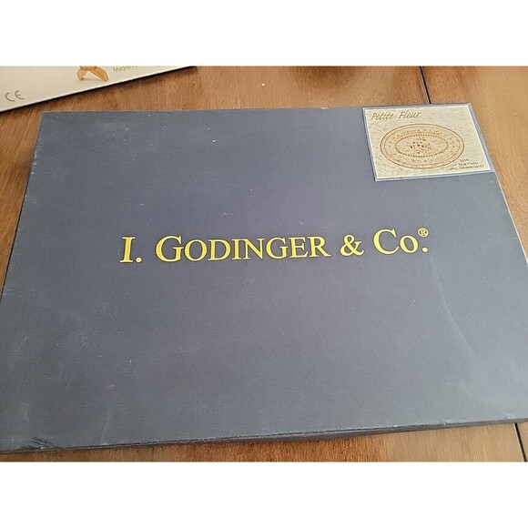 Godinger Petite Fleur 14” Oval Platter With Box - Picture 4 of 5